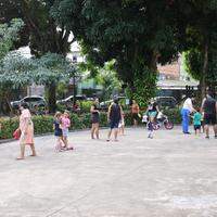 Crianças brincando no Horto Municipal de Belém