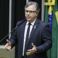 Deputado Joaquim Passarinho, presidente da FPE, discursa na Câmara Federal, em Brasília