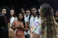 Estudantes de jornalismo da UFPA conhecendo sobre o processo de produção de notícia da redação integrada