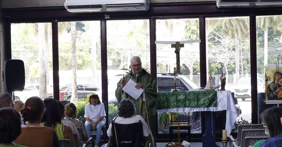 Padre Cláudio Pighin reflete sobre a necessidade do cristão promover a fraternidade e solidariedade