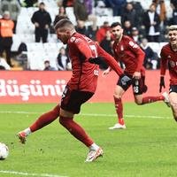 Na última rodada da competição, o Besiktas venceu o Lyon por 1 a 0