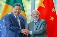 Waack: Brasil sofre tentando se equilibrar entre EUA e China