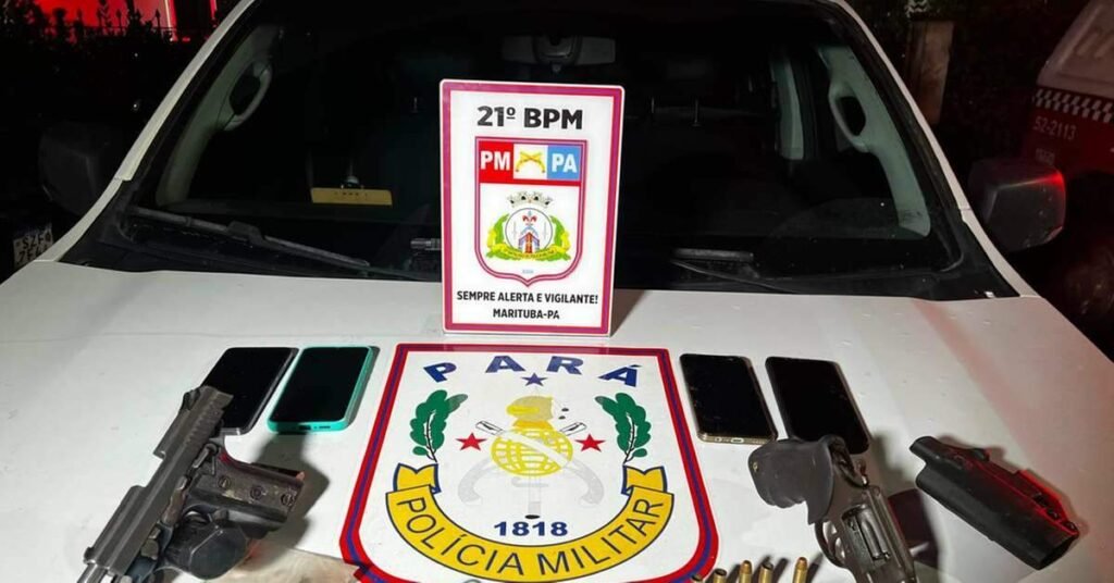 Bandidos em fuga esbarram com viatura da PM na BR-316; dois morreram