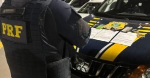 Casal foragido da Justiça é preso pela PRF durante fiscalização na BR-230, em Altamira