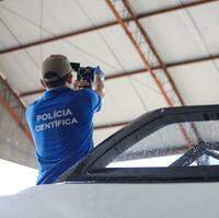 Peritos da Polícia Científica do Pará estiveram realizando procedimentos na tarde desta terça-feira (17) na lancha onde estava Kellen Thaynara.