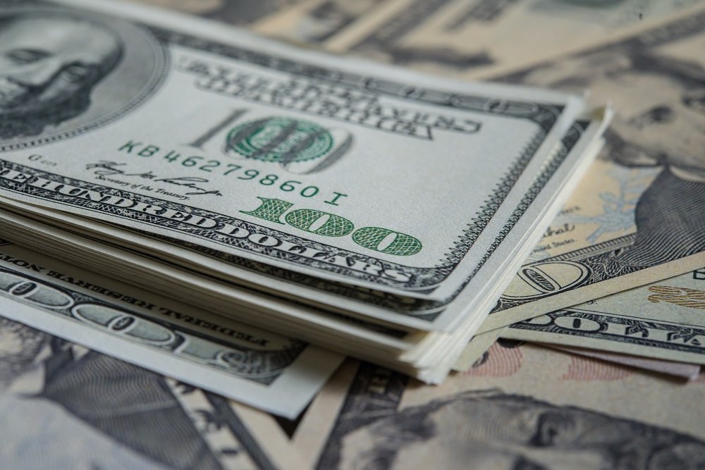 Dólar tem mais um dia de alta após Câmara aprovar pacote de corte de gastos do governo
