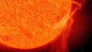 Estrelas semelhantes ao Sol produzem superexplosão a cada século, diz estudo