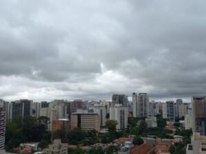 Frente fria pode provocar ventos fortes no Sudeste