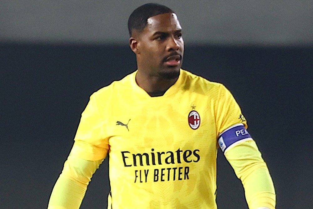 Goleiro Mike Maignan, do Milan, sofre ofensas racistas em partida do Campeonato Italiano