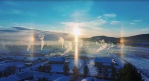 Halo solar raro aparece em vila chinesa que passa 17 horas no escuro durante inverno