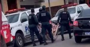 Homem aponta arma caseira para a polícia e morre durante ação no Distrito Industrial