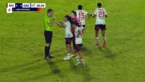 Jogadoras do River Plate são presas por racismo durante jogo em SP