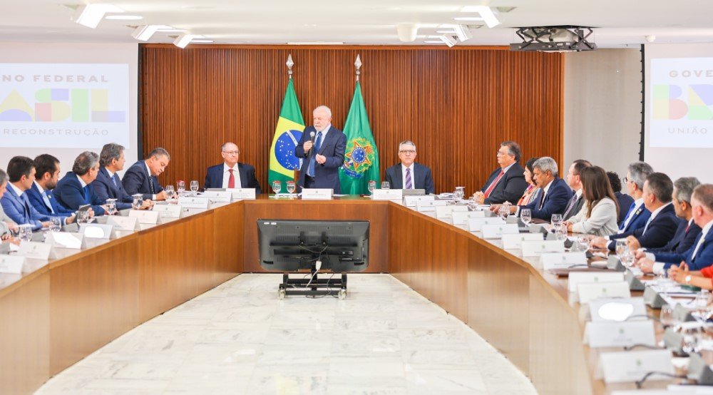 Lula reduz em 89% número de reuniões com ministros em 2024