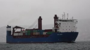 Navio de carga da Rússia afunda no Mar Mediterrâneo após explosão