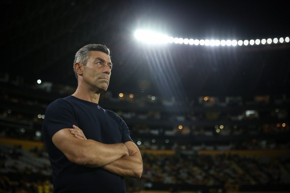 Pedro Caixinha chega ao Brasil e se reúne com Marcelo Teixeira para iniciar trabalho no Santos