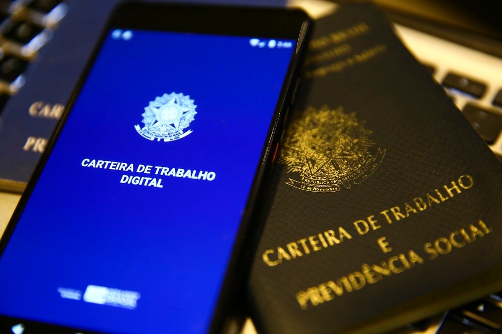 Segunda parcela do 13º salário deve ser paga até próxima sexta