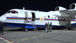 Sobreviventes de queda de avião no Cazaquistão voltam ao Azerbaijão