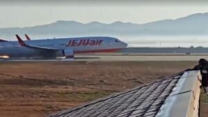 Trem de pouso de avião na Coreia do Sul parece não ter sido baixado, diz especialista