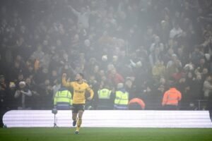 Vítor Pereira elogia Matheus Cunha após vitória do Wolverhampton sobre o Manchester United: ‘Jogador top’