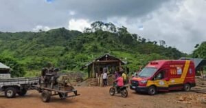 Bombeiros reforçam buscas para resgatar garimpeiros soterrados em mina no Pará