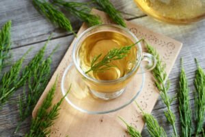 5 receitas de chás para detoxificar rins e fígado