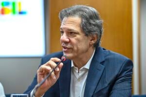 AGU dá 24 horas para o Facebook remover vídeo falso de Fernando Haddad