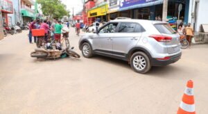 Acidente entre carro e moto deixa um ferido na Cidade Nova