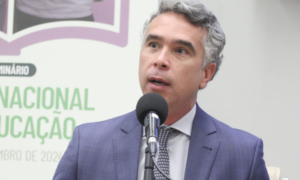 Bancada da educação mandará carta ao TCU em defesa do Pé-de-Meia