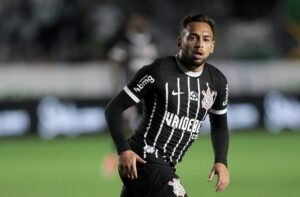 Corinthians renova contrato de empréstimo com Maycon até 2025