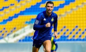 Cristiano Ronaldo renova com Al-Nassr até 2026