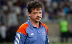 Cruzeiro demite Fernando Diniz após começo ruim no Campeonato Mineiro