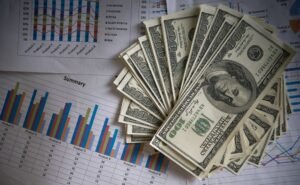 Dólar encerra semana com desvalorização de 2,42%, real sobe e Ibovespa encerra perto do 0 a 0