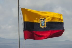 Eleições no Equador: Pesquisas indicam que atual presidente é favorito