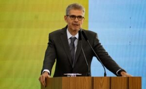 Em discurso de posse, Sidônio Palmeira defende comunicação eficiente e diz que Meta promove ‘faroeste digital’