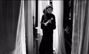 Fernanda Torres diz que está longe dos incêndios em Los Angeles e participação no Jimmy Kimmel Live é cancelada