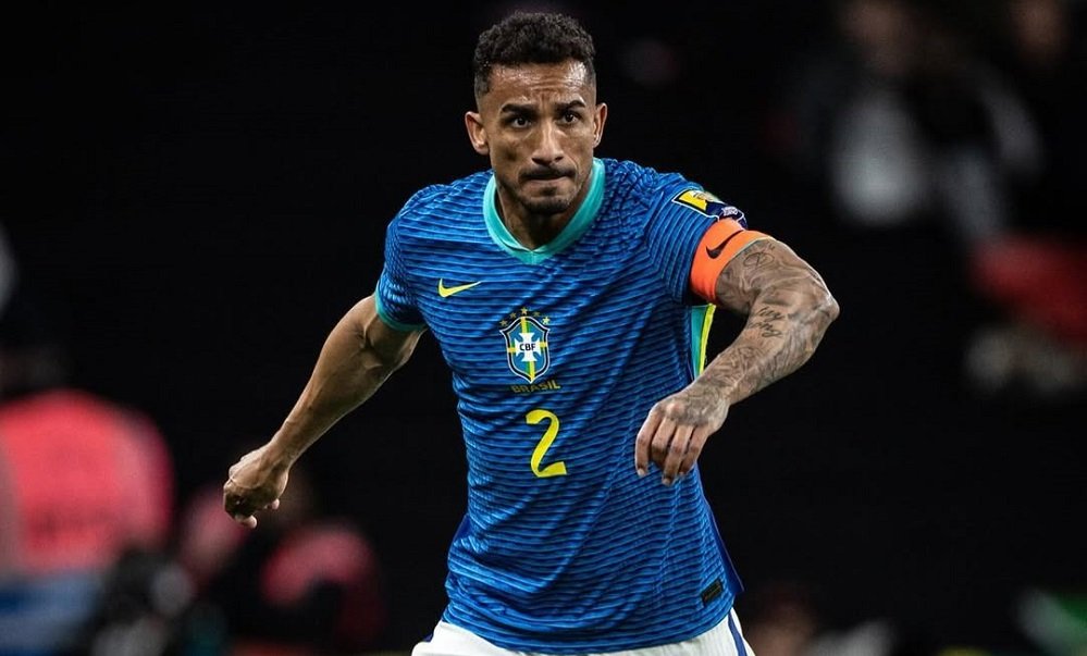 Flamengo oficializa contratação de Danilo, capitão da seleção brasileira