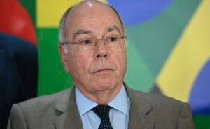 Governo brasileiro vai propor aos EUA grupo de trabalho sobre deportações e descarta uso de avião da FAB