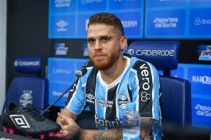 Gustavo Cuellar é apresentado como novo reforço do Grêmio