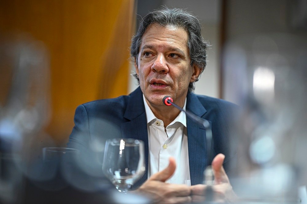 Haddad diz que não compraria dólar acima de R$ 5,70 e revela preocupação com dívida pública