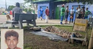 Homem em situação de rua é encontrado morto em praça de São Domingos do Araguaia