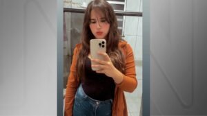 Jovem baleada pela PRF no RJ começa a reagir a estímulos; quadro ainda é grave