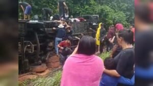 Ônibus com passageiros de Marabá tomba na BR-153, em São Geraldo