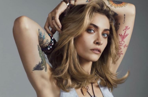 Paris Jackson revela dependência em álcool e heroína e celebra cinco anos de sobriedade