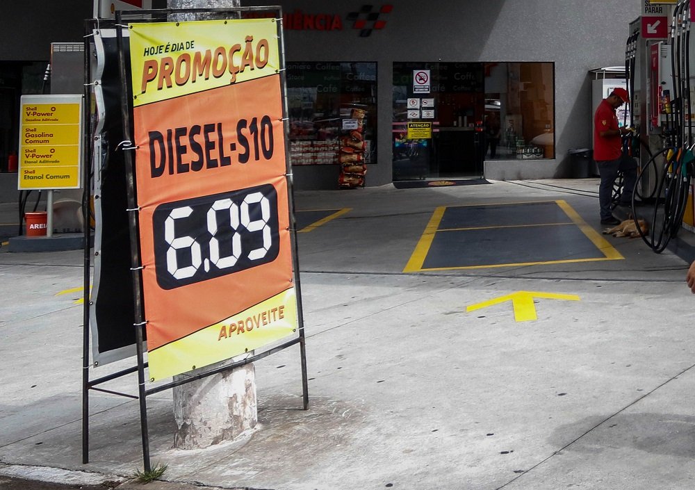 Petrobras anuncia aumento de R$ 0,22 no preço do diesel a partir deste sábado