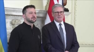 Premiê britânico viaja à Ucrânia para assinar parceria de 100 anos