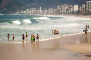 Previsão do tempo: 1º dia útil do ano deve ser de calor e chuva em boa parte do país