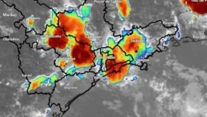 São Paulo tem domingo de chuva e alertas; motociclista morre em Guarulhos