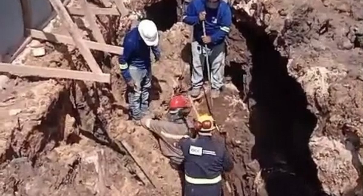 Trabalhador é soterrado em obras da nova Doca de Souza Franco, veja o vídeo