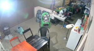 Vídeo: Homem furta R$ 250 em moedas em Parauapebas