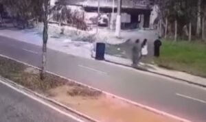 Vídeo: jovem morre após ser atropelada na calçada em Búzios (RJ)